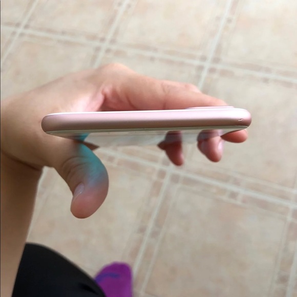 iPhone 7 rose gold 128gb - Picture 6 of 6